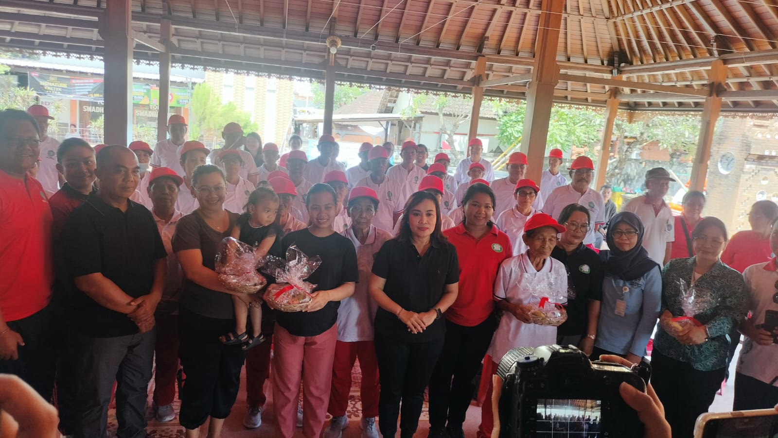 Pembukaan Posyandu Paripurna balita ibu hamil dan kader