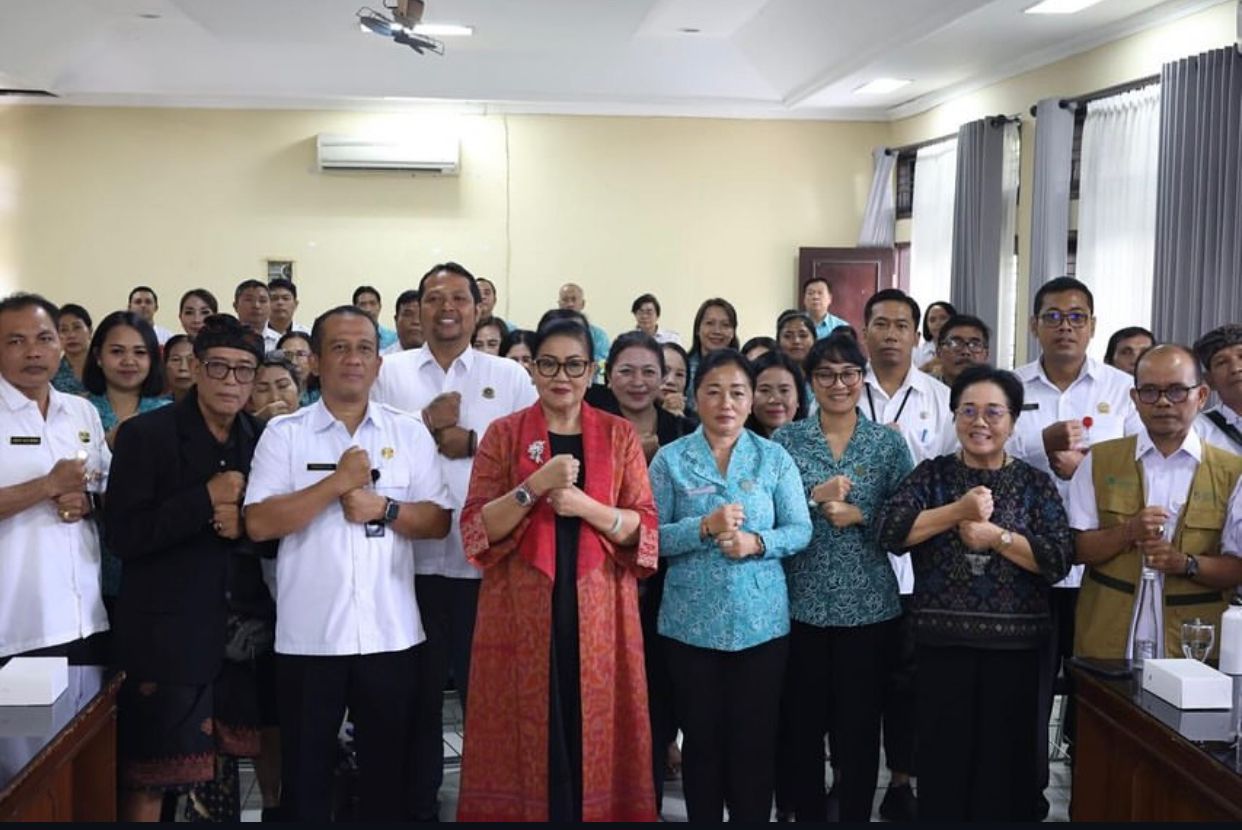 Sosialisasi Pengelolaan Sampah Berbasis Sumber (PSBS) di Kecamatan Denpasar Barat