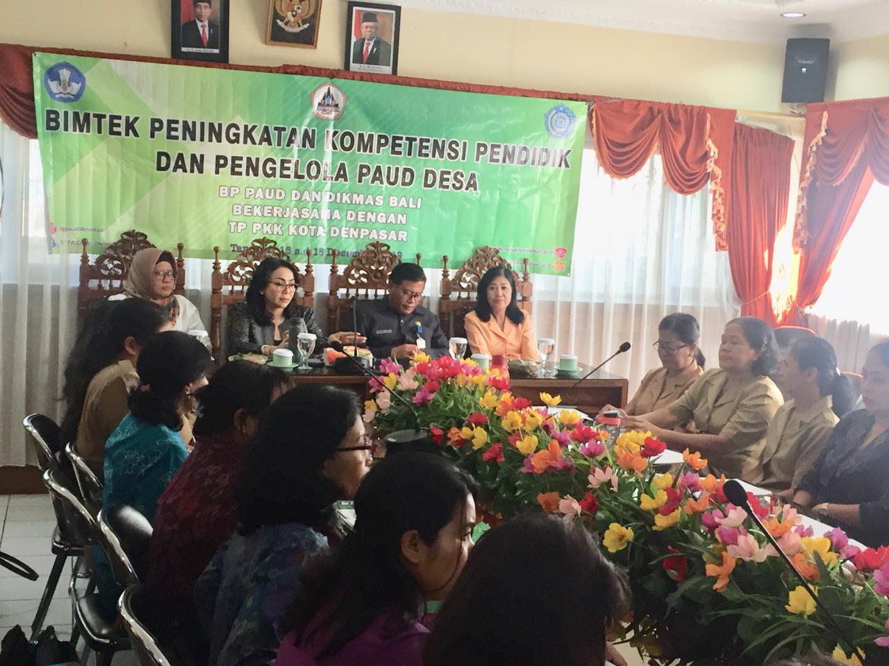 Ny.Selly Mantra membuka kegiatan Bimtek PAUD se-Kota Denpasar