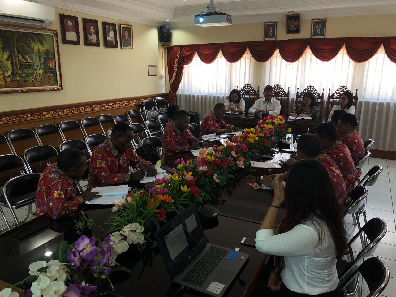 Menerima Kelompok Diklat Pim 3 Benchmaking Prov. Papua