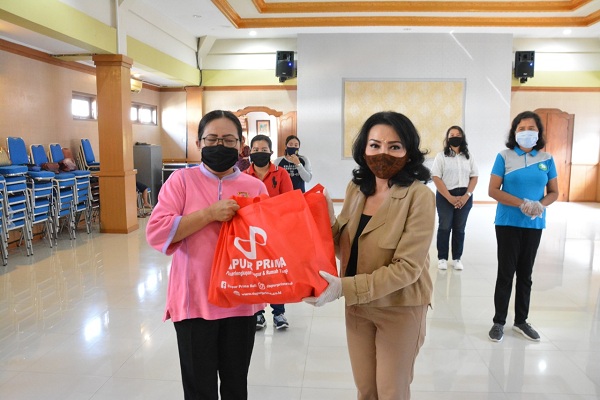 TP PKK Kota Denpasar Terima Bantuan CSR dari Dapur Prima