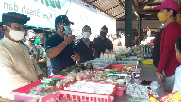 Antisipasi Transmisi Lokal Penularan Covid-19, Tim GTPP Denpasar Secara Rutin Lakukan Pemantauan dan Pembinaan ke Desa dan Pasar Rakyat di Kota Denpasar