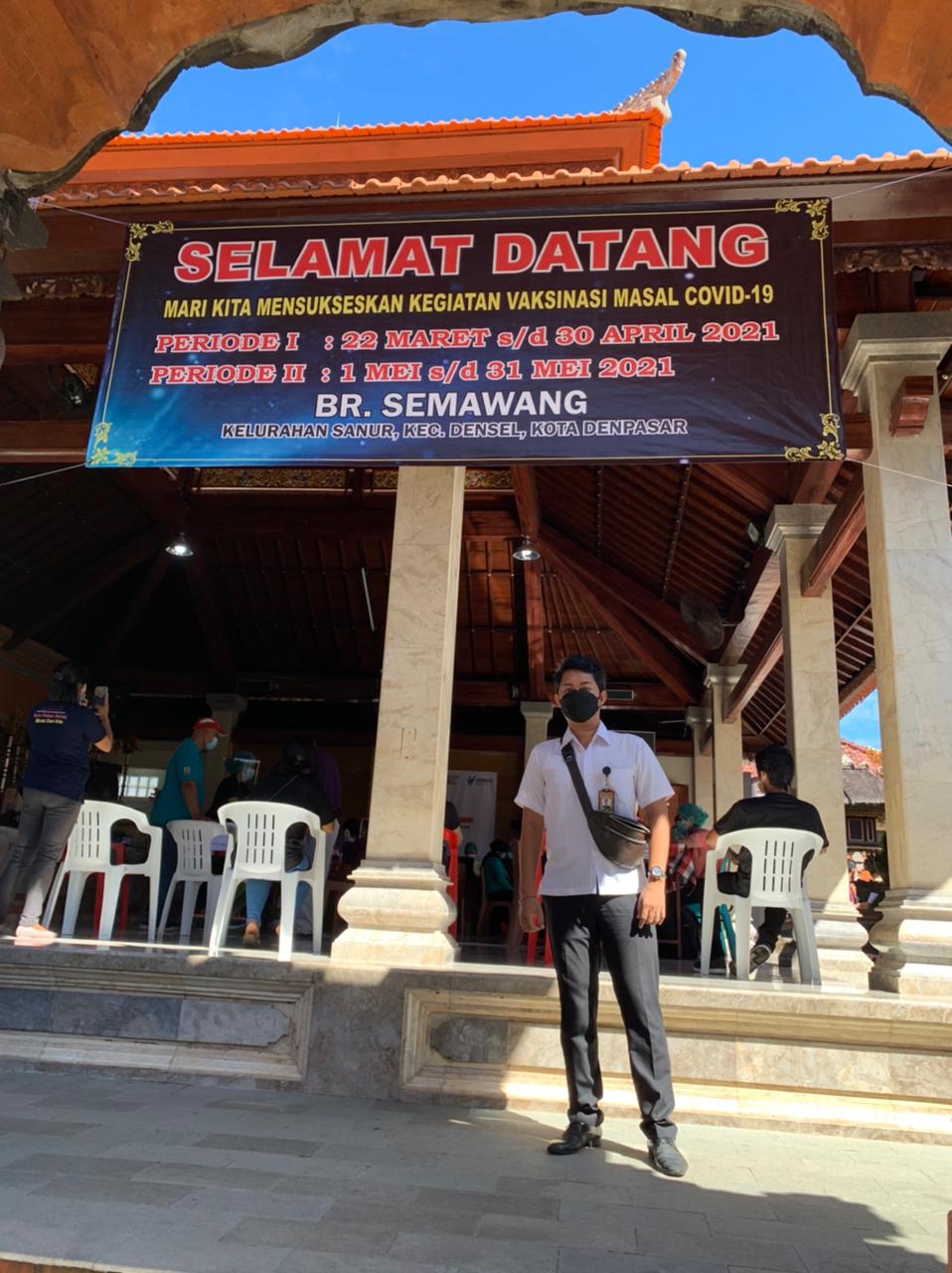 Meninjau vaksinansi covid-19 di br.semawang