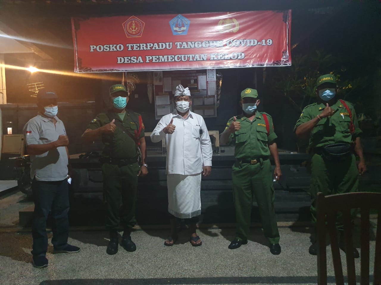 Memantau pelaksanaan patroli dan sosialisasi 3M didesa pemecutan Kelod